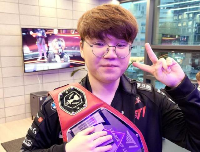 备受期待 备受期待